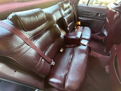 1993 Buick Roadmaster Limited   - Photo 18 - Phoenix, AZ 85014