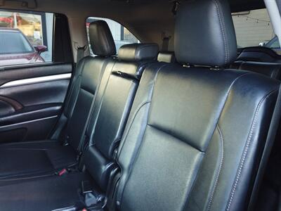 2014 Toyota Highlander XLE   - Photo 9 - San Diego, CA 92115