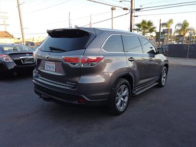 2014 Toyota Highlander XLE   - Photo 4 - San Diego, CA 92115