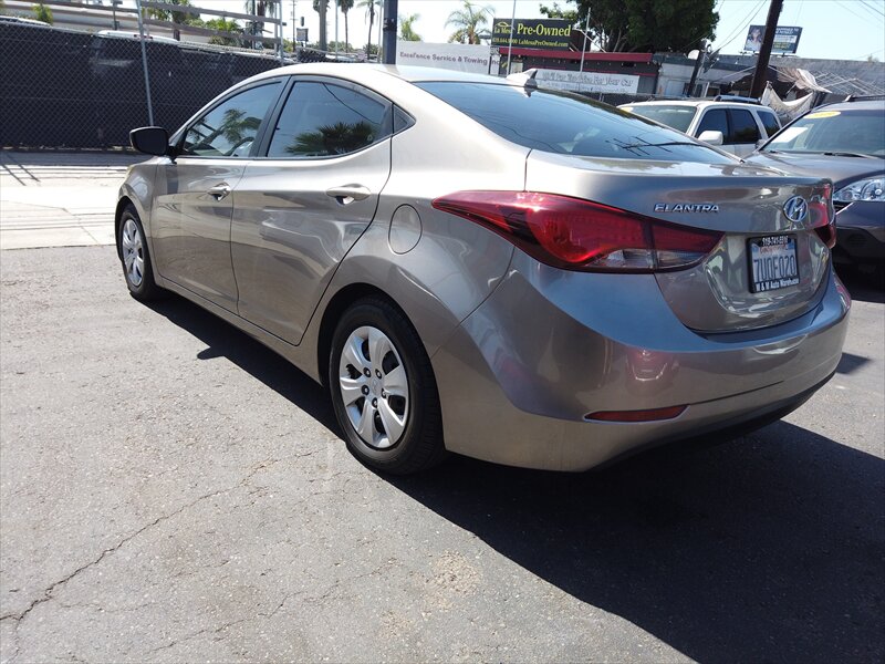 2016 Hyundai ELANTRA SE - Photo 6 - San Diego, CA 92115