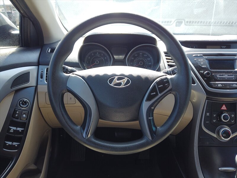 2016 Hyundai ELANTRA SE - Photo 8 - San Diego, CA 92115