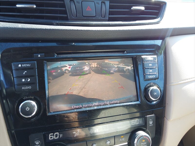 2018 Nissan Rogue SV   - Photo 16 - San Diego, CA 92115