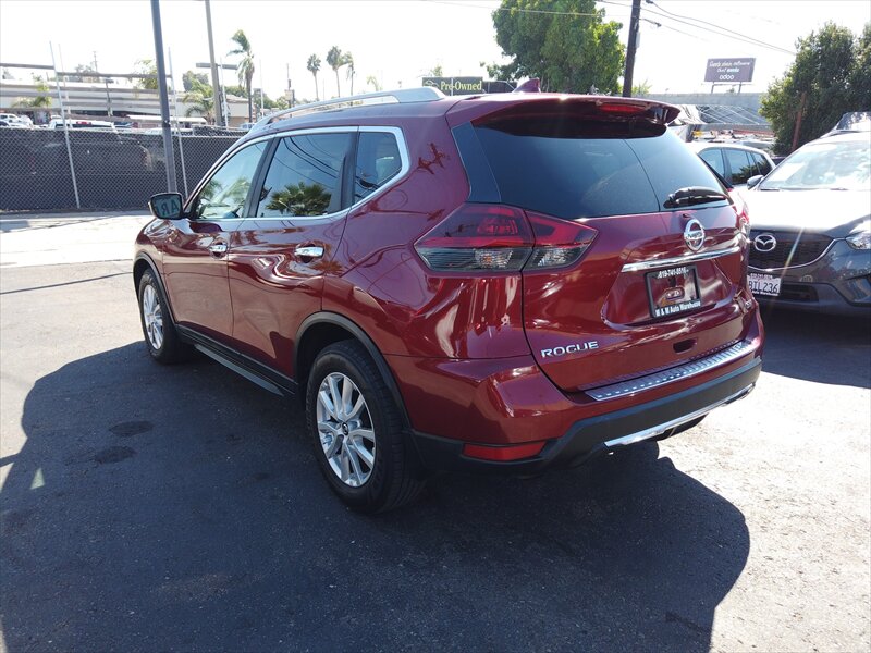 2018 Nissan Rogue SV   - Photo 6 - San Diego, CA 92115