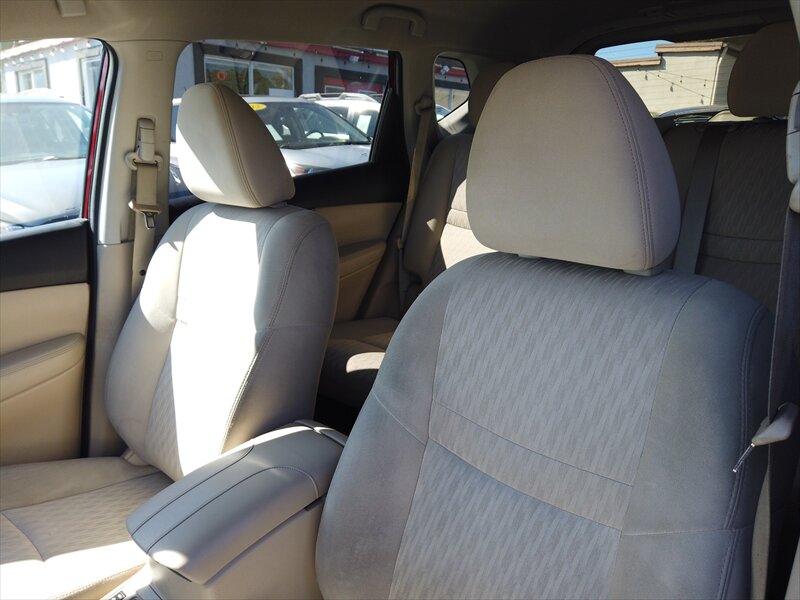 2018 Nissan Rogue SV   - Photo 8 - San Diego, CA 92115