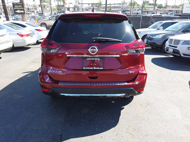 2018 Nissan Rogue SV   - Photo 5 - San Diego, CA 92115