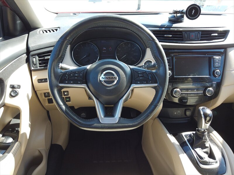 2018 Nissan Rogue SV   - Photo 12 - San Diego, CA 92115