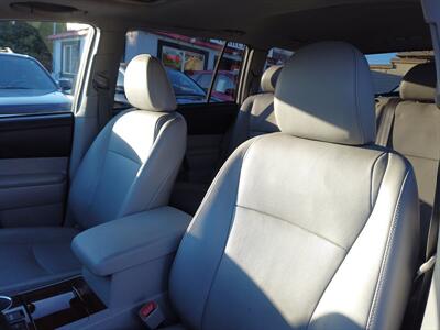 2012 Toyota Highlander Limited   - Photo 8 - San Diego, CA 92115