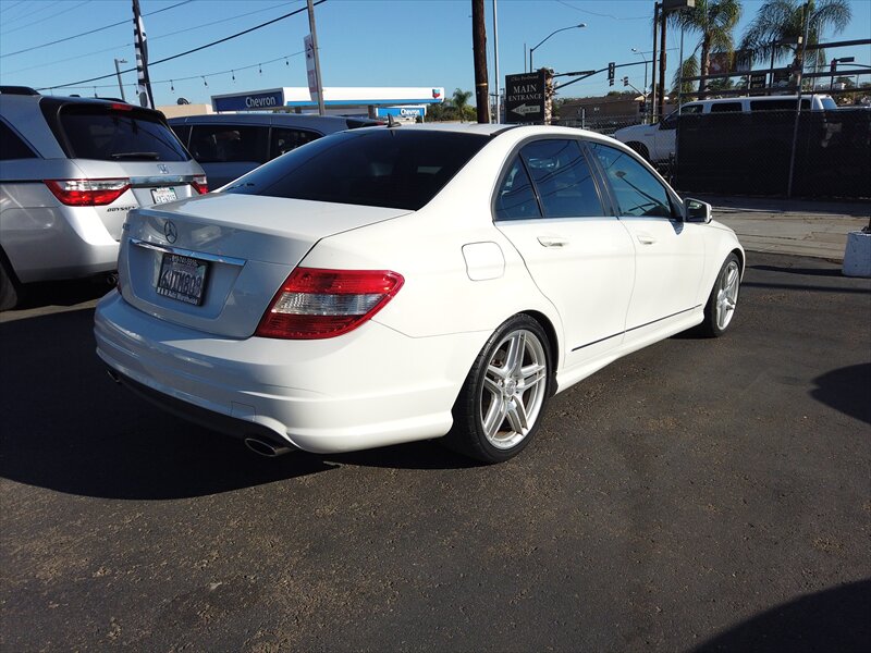 2010 Mercedes-Benz C 300 Sport - Photo 4 - San Diego, CA 92115