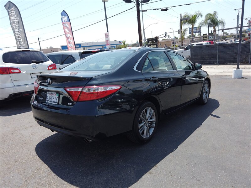 2015 Toyota Camry SE - Photo 4 - San Diego, CA 92115