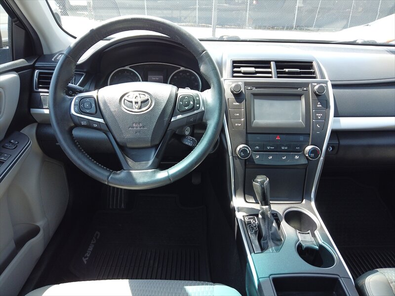 2015 Toyota Camry SE - Photo 12 - San Diego, CA 92115