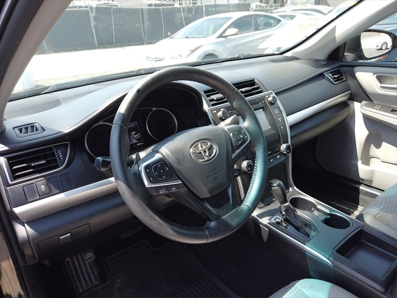 2015 Toyota Camry SE - Photo 7 - San Diego, CA 92115