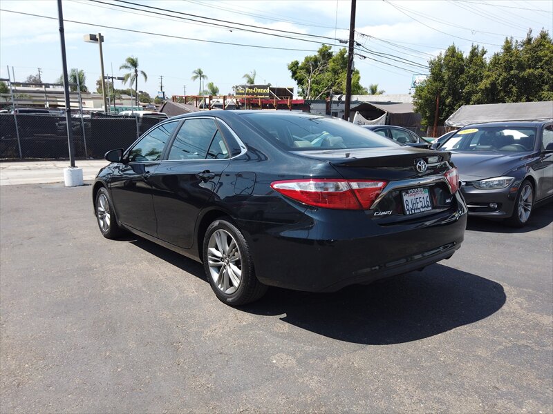 2015 Toyota Camry SE - Photo 6 - San Diego, CA 92115