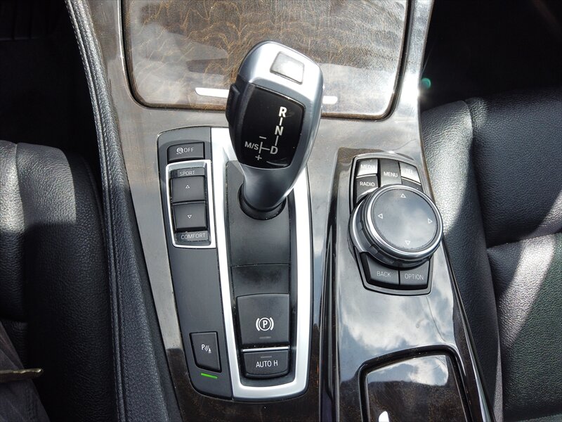 2014 BMW 5 Series 528i - Photo 11 - San Diego, CA 92115