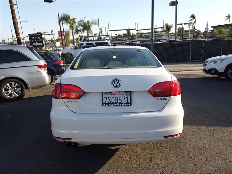 2013 Volkswagen Jetta SE PZEV - Photo 5 - San Diego, CA 92115