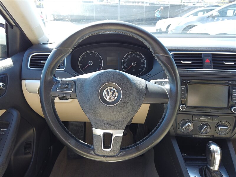 2013 Volkswagen Jetta SE PZEV - Photo 9 - San Diego, CA 92115