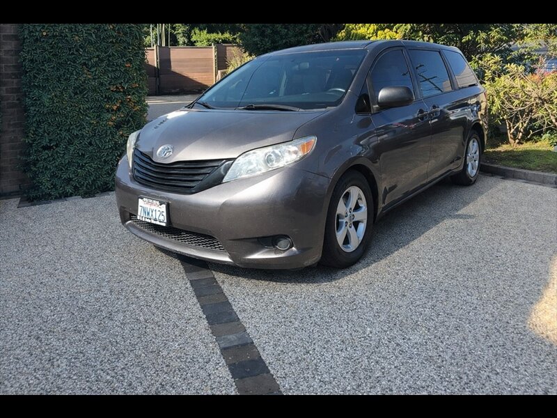 2015 Toyota Sienna L 7-Passenger   - Photo 1 - San Diego, CA 92115