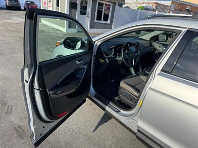 2017 Hyundai Santa Fe SE   - Photo 16 - Rockaway, NJ 07866