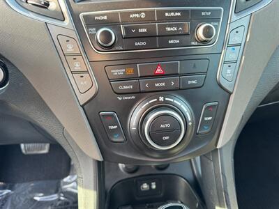 2017 Hyundai Santa Fe SE   - Photo 28 - Rockaway, NJ 07866