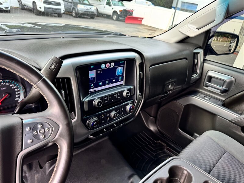 2015 Chevrolet Silverado 1500 LT photo 21