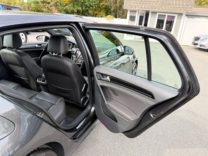 2015 Volkswagen Golf GTI S  AUTOBAHN - Photo 29 - Rockaway, NJ 07866