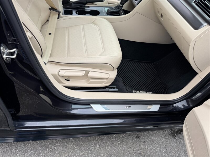 2018 Volkswagen Passat 2.0T R-Line - Photo 50 - Rockaway, NJ 07866