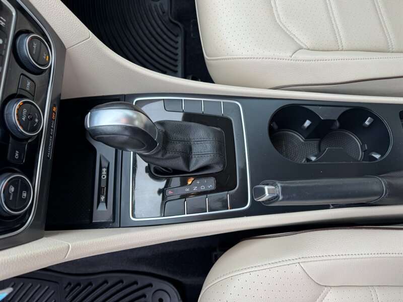 2018 Volkswagen Passat 2.0T R-Line - Photo 29 - Rockaway, NJ 07866