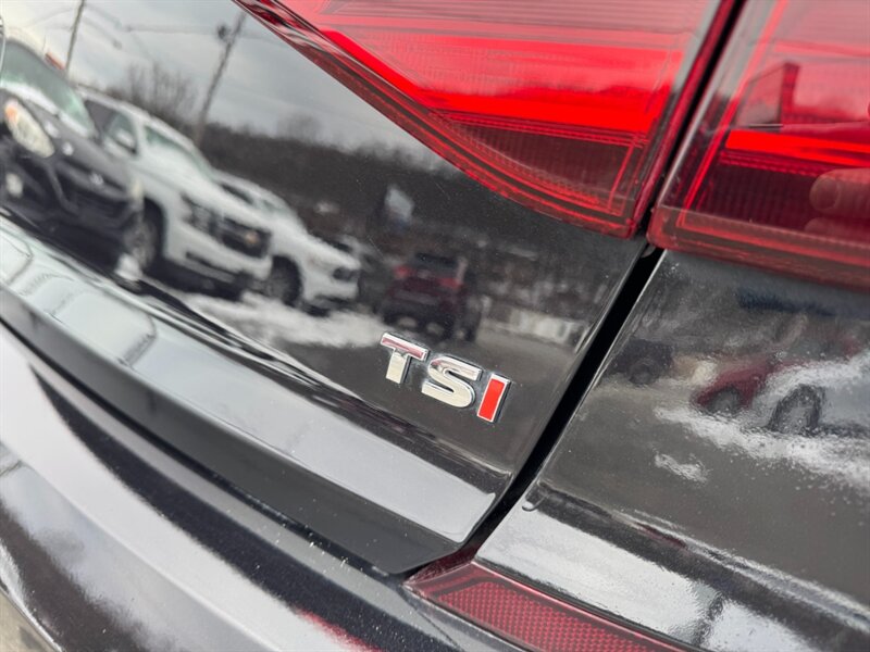 2018 Volkswagen Passat 2.0T R-Line - Photo 14 - Rockaway, NJ 07866