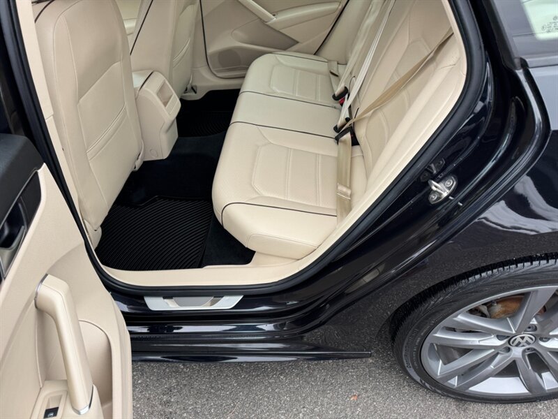 2018 Volkswagen Passat 2.0T R-Line - Photo 35 - Rockaway, NJ 07866