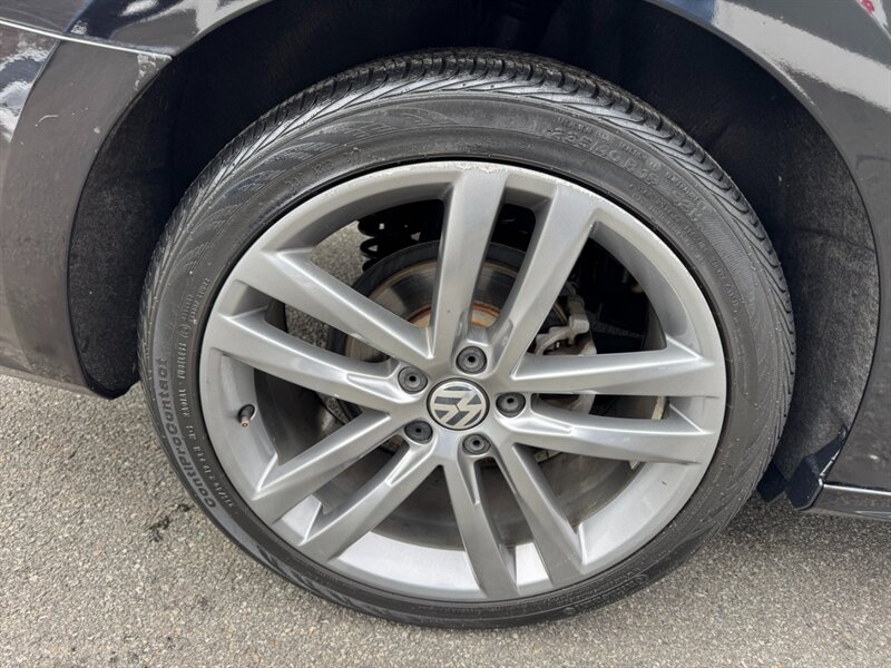 2018 Volkswagen Passat 2.0T R-Line - Photo 15 - Rockaway, NJ 07866