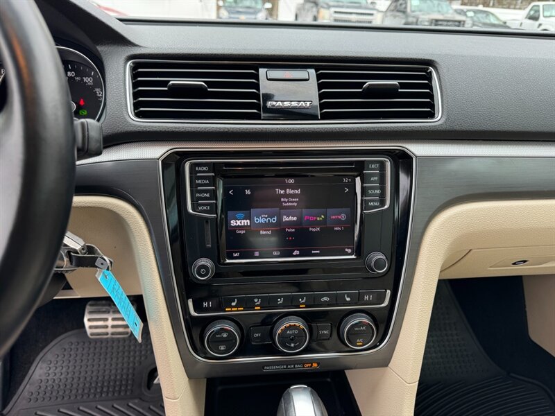 2018 Volkswagen Passat 2.0T R-Line - Photo 26 - Rockaway, NJ 07866