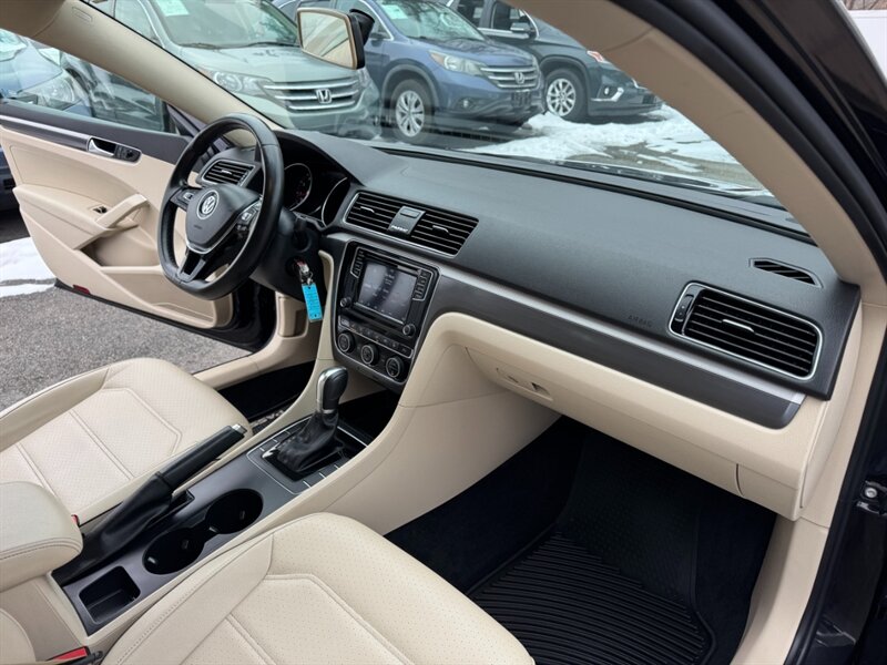 2018 Volkswagen Passat 2.0T R-Line - Photo 54 - Rockaway, NJ 07866