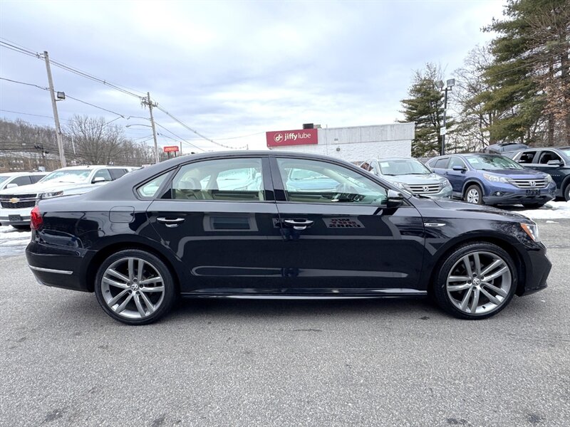 2018 Volkswagen Passat 2.0T R-Line - Photo 4 - Rockaway, NJ 07866