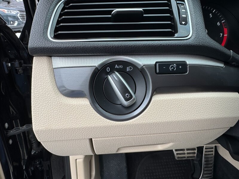 2018 Volkswagen Passat 2.0T R-Line - Photo 25 - Rockaway, NJ 07866