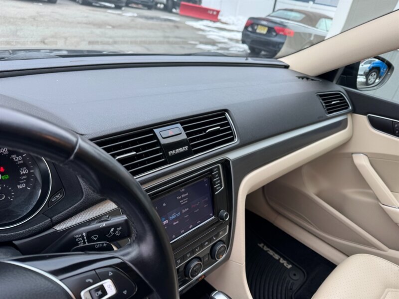 2018 Volkswagen Passat 2.0T R-Line - Photo 27 - Rockaway, NJ 07866