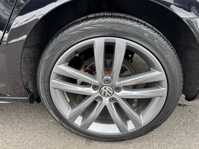 2018 Volkswagen Passat 2.0T R-Line - Photo 12 - Rockaway, NJ 07866