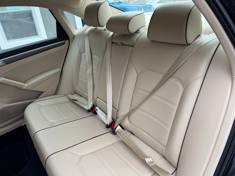 2018 Volkswagen Passat 2.0T R-Line - Photo 38 - Rockaway, NJ 07866