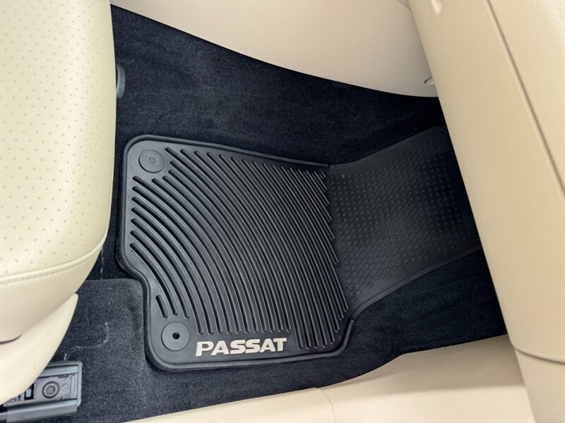 2018 Volkswagen Passat 2.0T R-Line - Photo 51 - Rockaway, NJ 07866