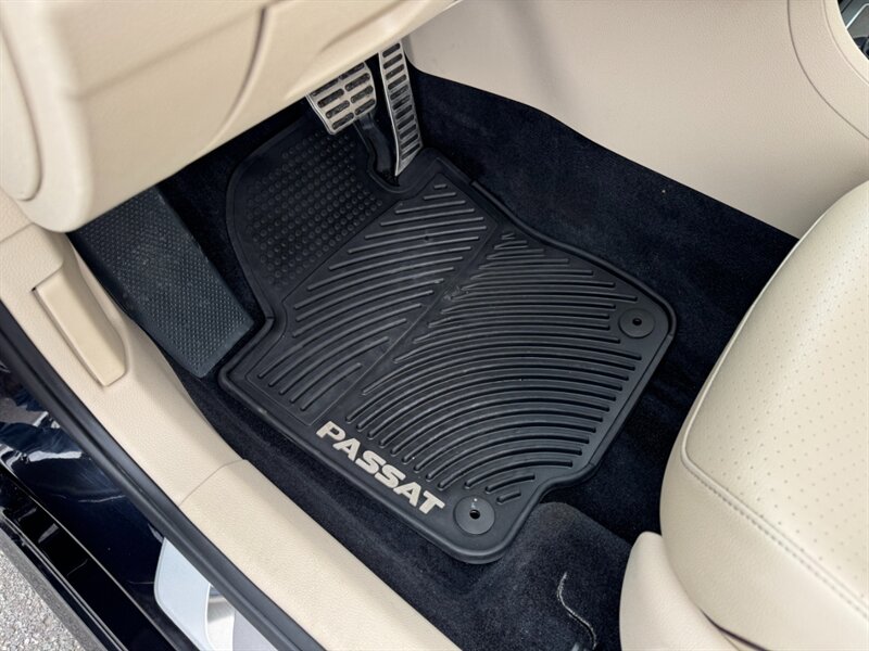 2018 Volkswagen Passat 2.0T R-Line - Photo 19 - Rockaway, NJ 07866