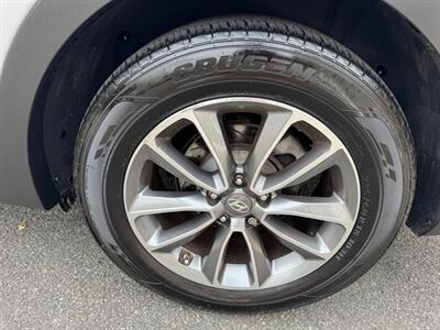 2017 Hyundai Santa Fe SE   - Photo 12 - Rockaway, NJ 07866
