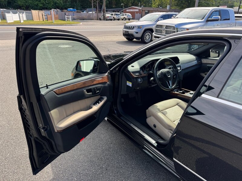 2012 Mercedes-Benz E 350 Sport 4MATIC - Photo 18 - Rockaway, NJ 07866