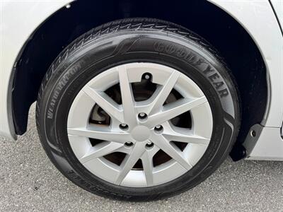 2014 Toyota Prius v Two   - Photo 13 - Rockaway, NJ 07866