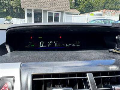 2014 Toyota Prius v Two   - Photo 10 - Rockaway, NJ 07866