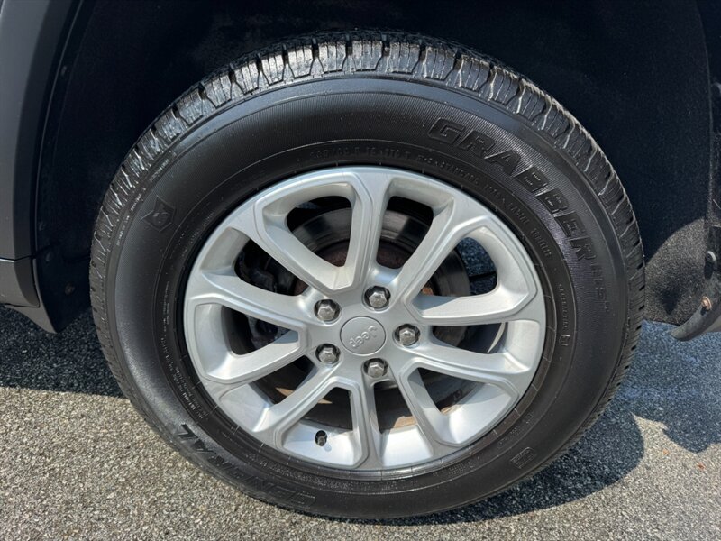 2021 Jeep Grand Cherokee Laredo E - Photo 13 - Rockaway, NJ 07866