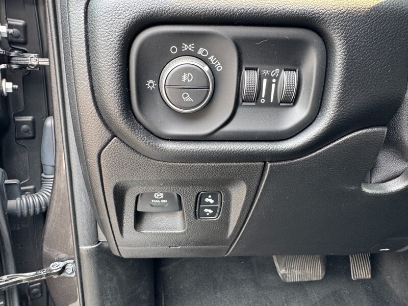 2019 RAM 1500 Laramie - Photo 32 - Rockaway, NJ 07866