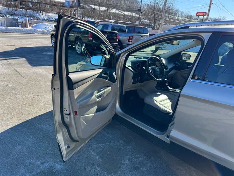 2017 Ford Escape Titanium - Photo 17 - Rockaway, NJ 07866