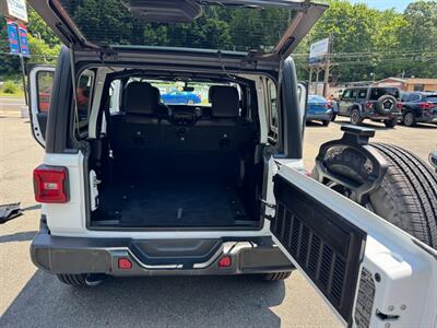 2022 Jeep Wrangler Sahara  UNLIMITED - Photo 48 - Rockaway, NJ 07866