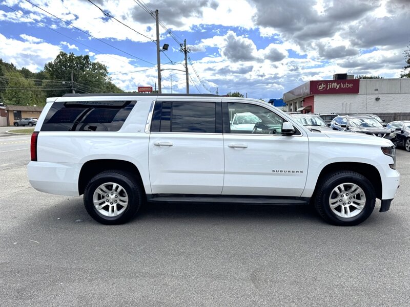 2015 Chevrolet Suburban LT photo 5