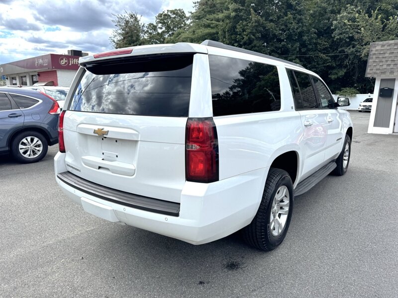 2015 Chevrolet Suburban LT photo 6