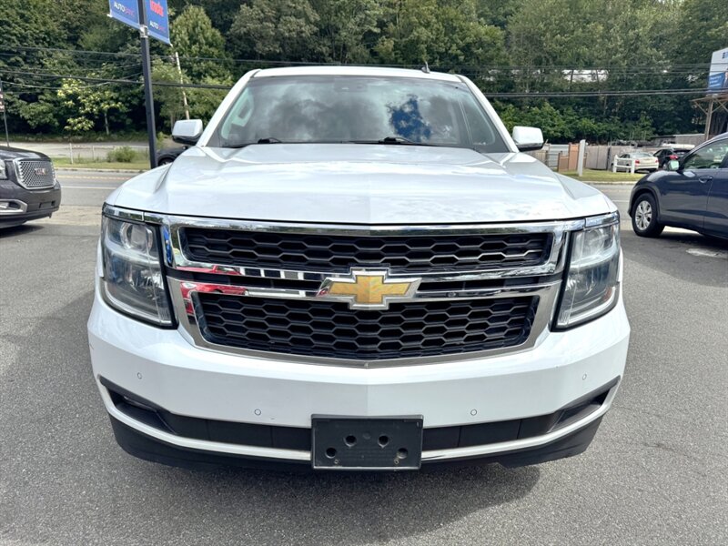 2015 Chevrolet Suburban LT photo 3