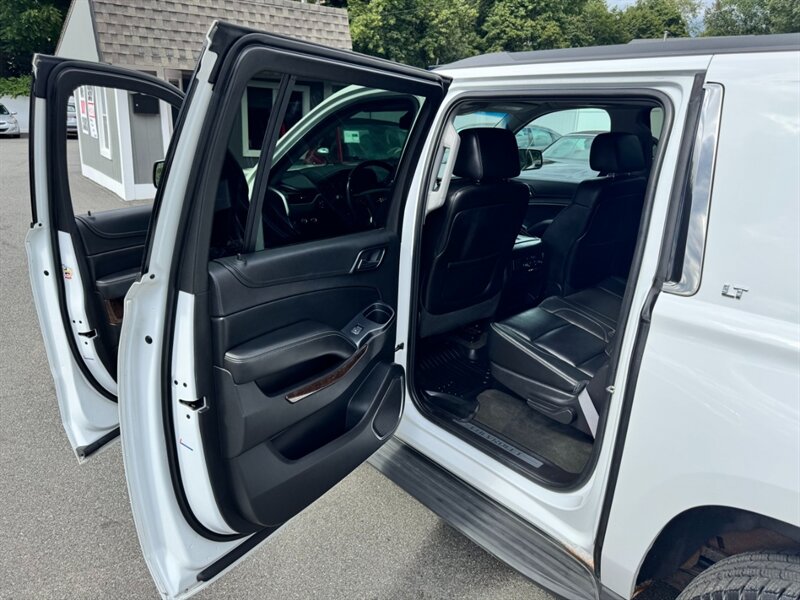 2015 Chevrolet Suburban LT photo 31